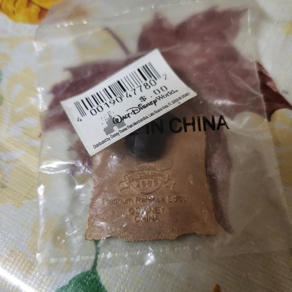 NEW!! DISNEY FRAMED SLEEPING BEAUTY PIN PRINCESS AURORA PRINCE PLATINUM RELEASE - Picture 6 of 7